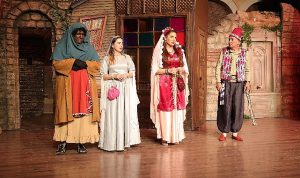 “Kumpanyada Curcuna” adlı tiyatro oyunu Nevşehir’de sahnelendi