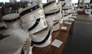 Sünnet çocuklarının kıyafetleri dağıtılıyor