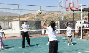 Team Paribu ve İhtiyaç Haritası, Hatay’da 400 çocuk ve gencin faydalanacağı spor alanı inşa etti