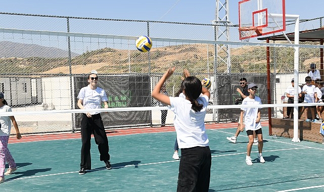 Team Paribu ve İhtiyaç Haritası, Hatay’da 400 çocuk ve gencin faydalanacağı spor alanı inşa etti