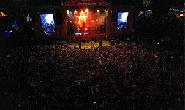 92. İzmir Enternasyonal Fuarı’nı Müziğin Enerjisi Sardı