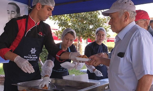 Aydın Büyükşehir Belediyesi’nden Merhum Başbakan Adnan Menderes Anısına beş farklı noktada lokma hayrı