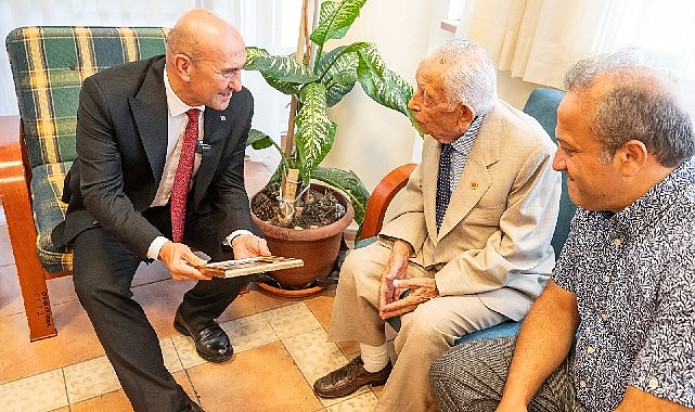 Başkan Soyer asırlık çınar İsmail İnceboy’u ziyaret etti