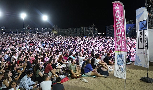 Şampiyonluğu Kalamış’ta 20 bin voleybol sever kutladı