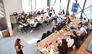 Avcılar’da Kadınlar Üreten Eller Projesi ile Dijitalleşiyor