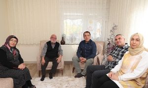 Başkan Savran ev ziyaretlerini sürdürüyor