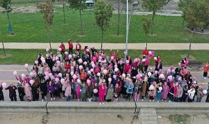 “Meme Kanseri Farkındalık Ayı” kapsamında Kocaelili kadınlar sabah yürüyüşü