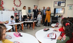 Başkan Pekyatırmacı minik öğrencilerin davetine kayıtsız kalmadı