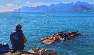 Büyükşehir fırtınanın izlerini silmeye devam ediyor