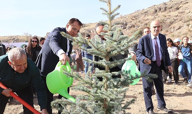 Geleceğe nefes, cumhuriyete nefes için 24bin fidan dikildi