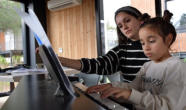 Lüleburgaz Belediyesi Konservatuvarı’nda eğitimler sürüyor