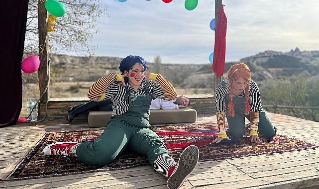 Şehir Tiyatrosu oyuncuları özel çocuklar için sahne aldı