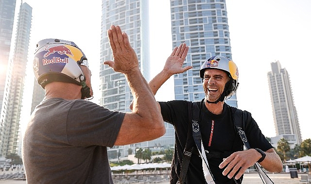 Ünlü Ekstrem Sporcu Brian Grubb, Dubai’de WakeBASE Atlayışı ile Dünya Rekoru Kırdı