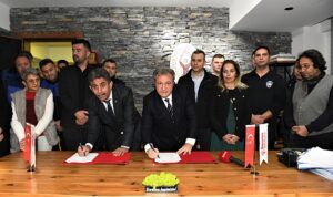 Bornova Belediyesi’nde tüm çalışanları sevindiren sözleşme