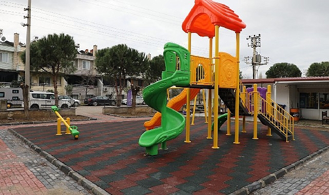 Edremit’te parklar ve yeşil alanlar çoğalıyor