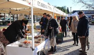 Üretici ve tüketici Karşıyaka’da 13 kez buluştu