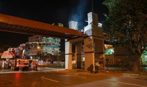 Antalya Büyükşehir’den üstgeçitlere bakım onarım çalışması