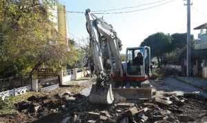 Burhaniye’de Yollar 5 Yıldır İlmek İlmek Örülüyor