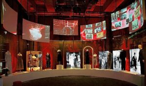 Cumhuriyetin Yüzü sergisi yoğun ilgi üzerine 2 Haziran tarihine kadar uzatıldı