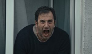 Netflix, Berkun Oya İmzalı Mini Dizi Kuvvetli Bir Alkış’ın Resmi Fragmanını Paylaştı