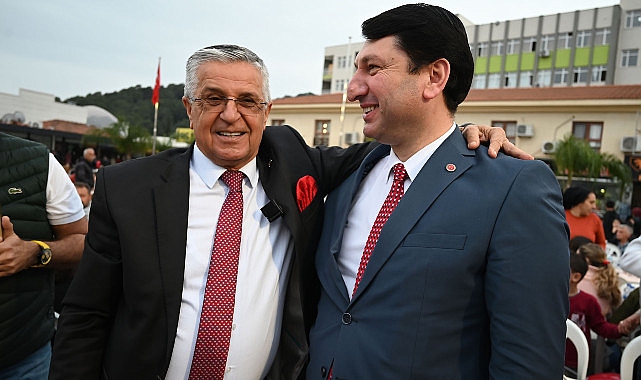 Başkan Topaloğlu’ndan ilçe merkezinde iftar yemeği