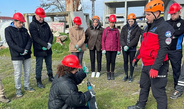 ÇORLU AKE’den Depremde Arama Kurtarma Eğitimi
