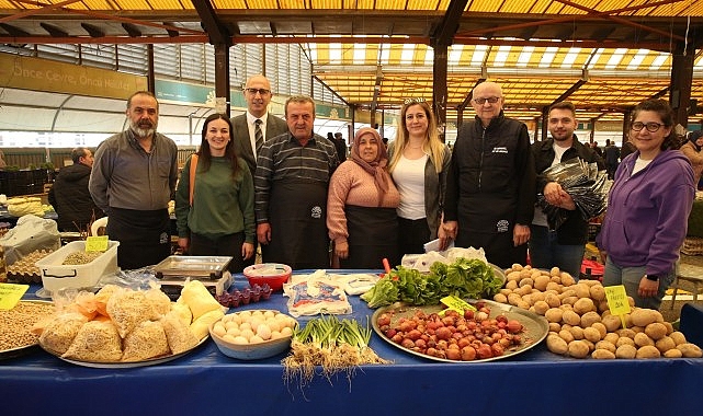 Nilüfer Belediyesi üretici esnafa pazar önlüğü dağıttı  