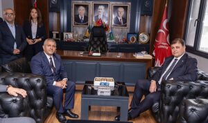 Başkan Tugay’dan MHP’ye ziyaret “İzmir’i tüm siyasi partilerle yönetmek istiyoruz”