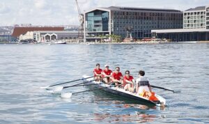 Rixos Tersane İstanbul Kürek Festivali’ne destek veren Corendon Airlines’ın kürek takımları kıyasıya yarıştı