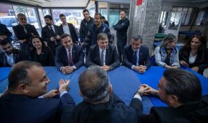 Başkan Tugay Atatürk için düzenlenen hayır yemeğine katıldı