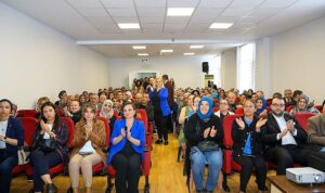 Karabağlar Belediyesi’nden Bağımlılıkla Mücadele Seminerleri başladı