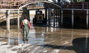 Aydın Büyükşehir Belediyesi kentin dört bir yanında vatandaşları hizmetler ile buluşturmaya devam ediyor.