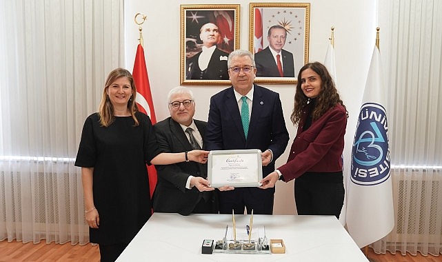 Greenmetric “Dünya Yeşil Üniversiteler” Sertifikası Rektör Prof. Dr. Budak’a takdim edildi