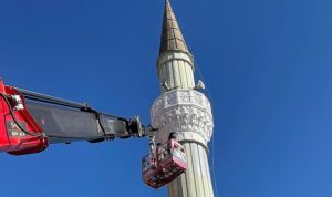 Hacıhızır Bağlar Yolu Camii’nin dış cephesi yenilendi