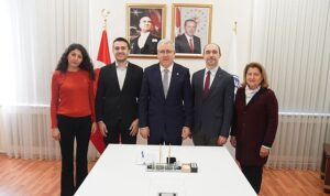 Karadut ve adaçayının, hastane kaynaklı enfeksiyona neden olan bakterilerin tedavisine etkisi araştırılacak