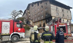 Kocaeli İtfaiyesi, otel yangınında aktif görev aldı