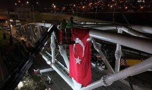 Solaklar’da gece yarısı ‘Üst Geçit’ operasyonu