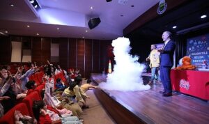 Tatil Şöleni İle Çocuklar Hem Eğleniyor Hem Öğreniyor