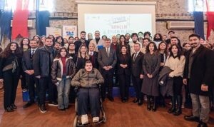 Başkan Tugay Gençlik Eylem Çalıştayı’nın açılışında konuştu  “Kafasında valizini toplayanlar var”