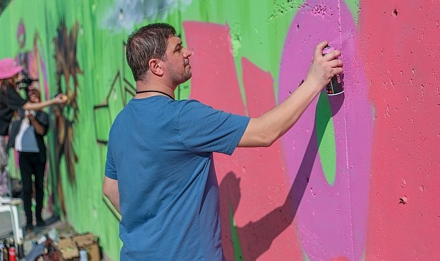 Buca’da grafiti sanatçılarından görsel şölen