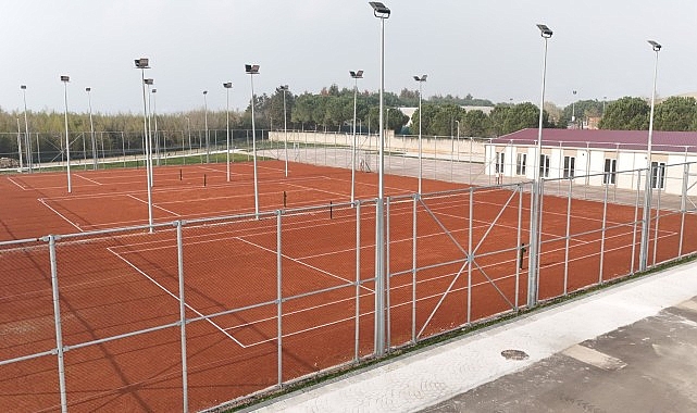 Büyükşehir, Kocaeli’nin en kapsamlı tenis merkezini tamamladı Tenis tutkunları için eşsiz bir tesis
