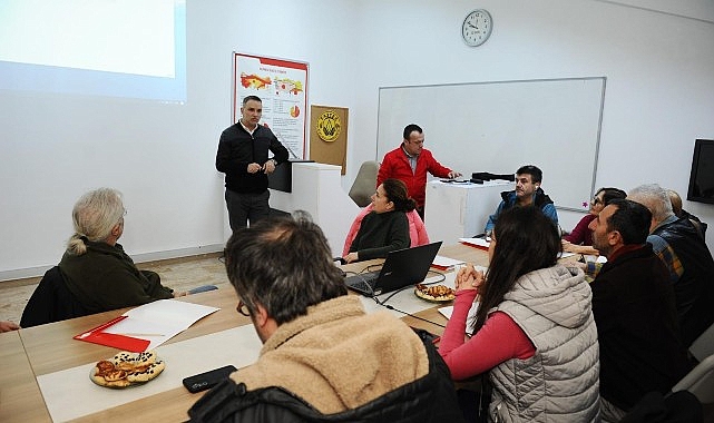 Karşıyaka’nın ‘Mahalle Afet Gönüllüleri’ eğitime başladı