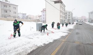Nevşehir Belediyesi Karla Mücadele Çalışmalarını Sürdürüyor