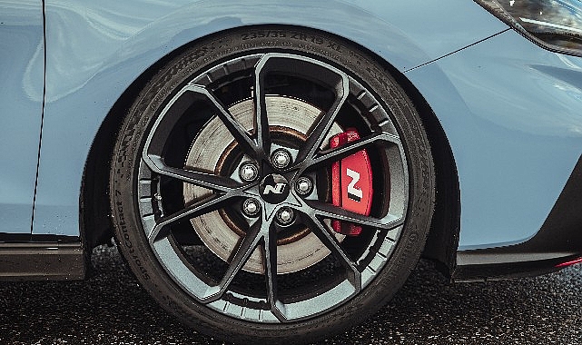 Avrupa Otomobil Kulüplerinin Yaz Lastiği Testlerinde Continental Zirvede!