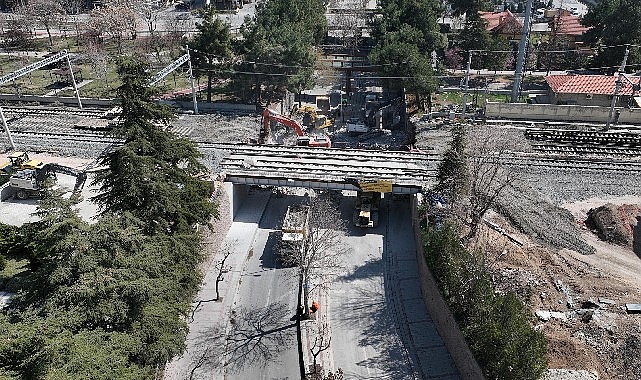Başkan Altay: “Banliyö Hattı Çalışmaları Kapsamında Meram Yeniyol Alt Geçidi’ni Yeniliyoruz”