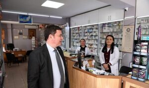 Başkan Aydın ilçeyi mahalle mahalle geziyor