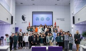 Başkan Görkem Duman, Bucalı çocukları makamında ağırladı