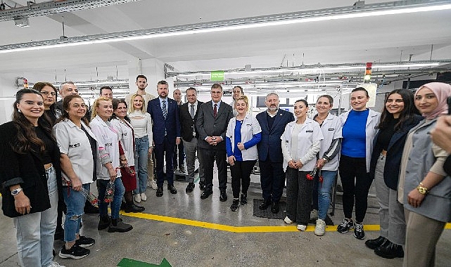 Başkan Tugay emekçi kadınlarla buluştu