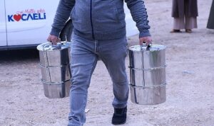 KO-MEK Hurması, Ayşe Teyze’ye yardım elini uzattı