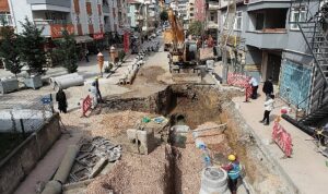 Kocaeli Büyükşehir’den Derince’nin kalbinde hummalı çalışma